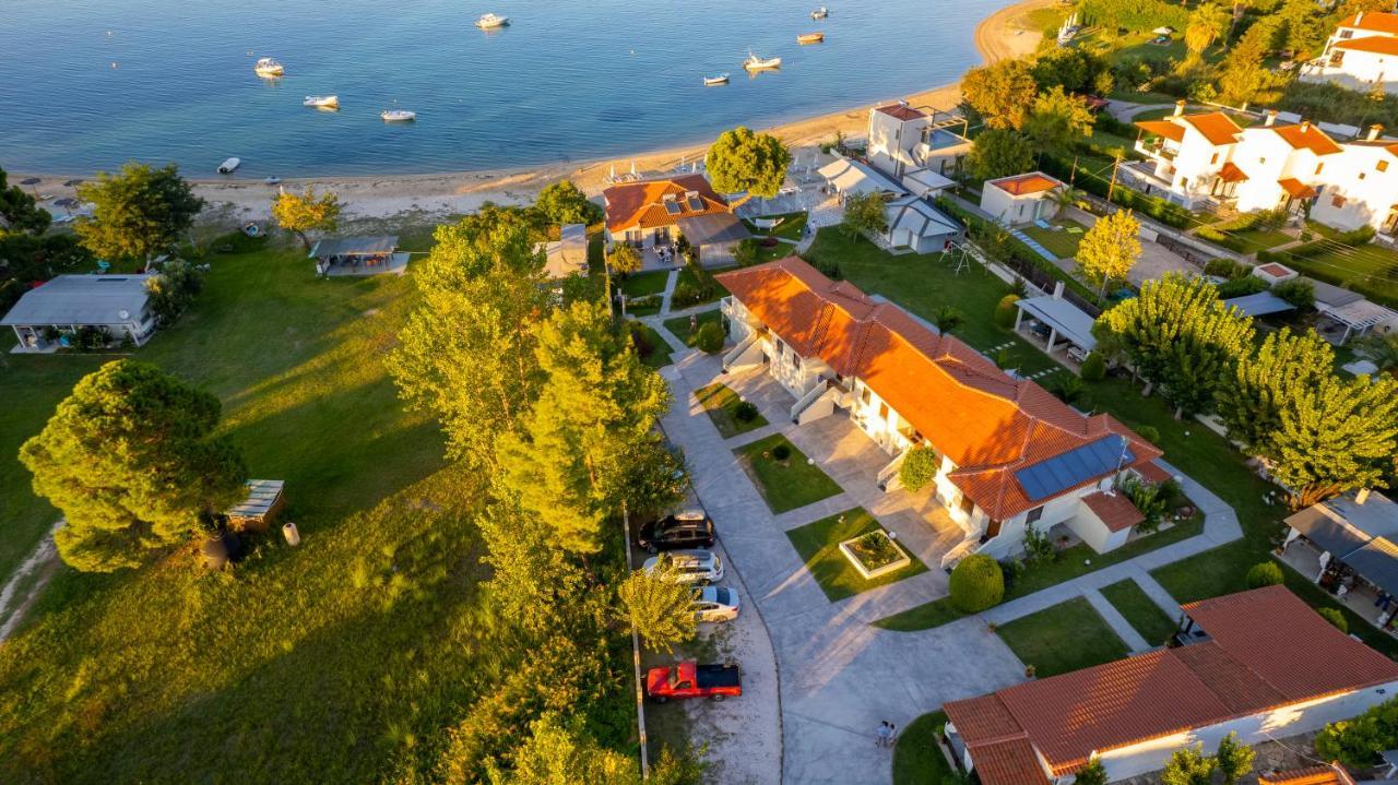 Zinozis Beach Apartments Vourvourou Bagian luar foto