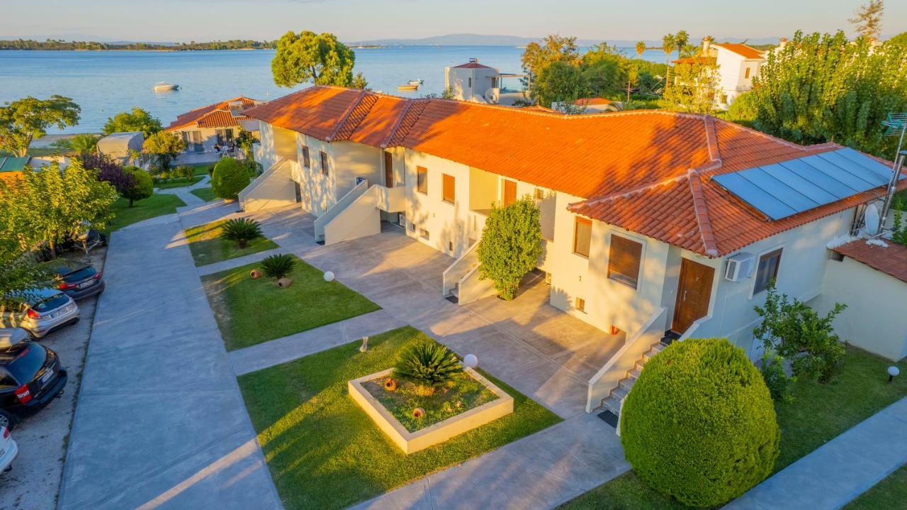 Zinozis Beach Apartments Vourvourou Bagian luar foto