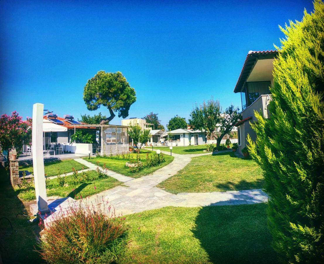 Zinozis Beach Apartments Vourvourou Bagian luar foto